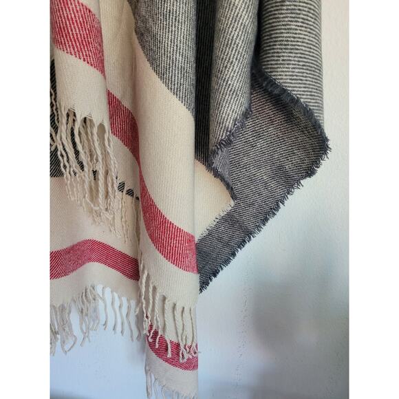 Hurley Women's Shawl Open Front Poncho‎ - Picture 4 of 7